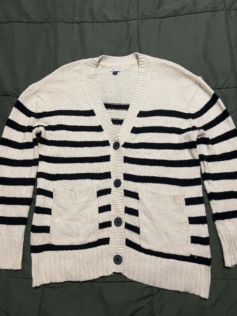 A-American Eagle Women's Oversized Striped V-Neck Button Front Cardigan(S)